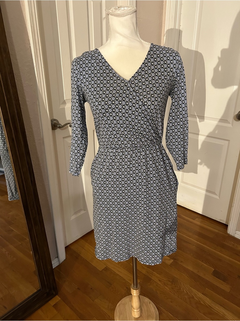 Boden Blue & White Geo Print Faux Wrap Knee Length Dress in Sz 2P